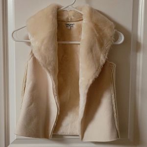 Girls faux fur vest
